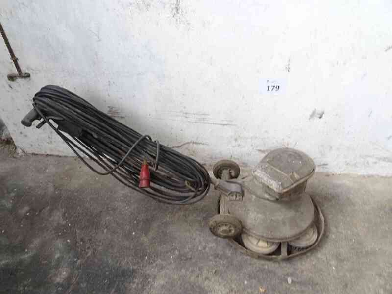 Lote 179 (Imagen 1 de 4)