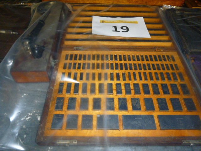 Lote 19 (Imagen 1 de 1)