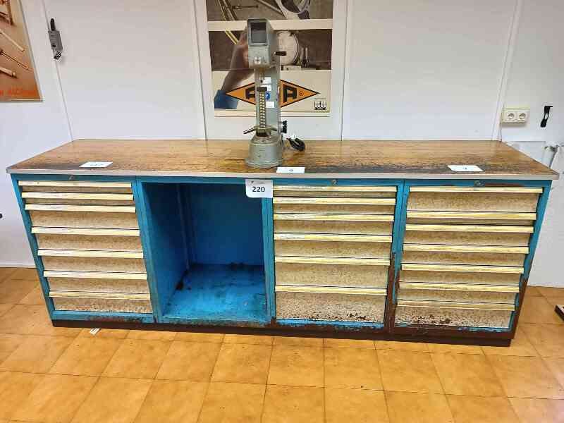 Lote 220 (Imagen 1 de 4)